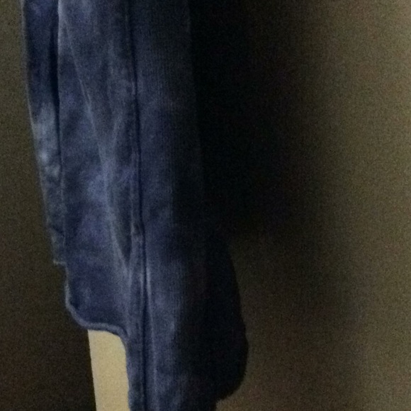 Universal Thread - Picture 5 of 6